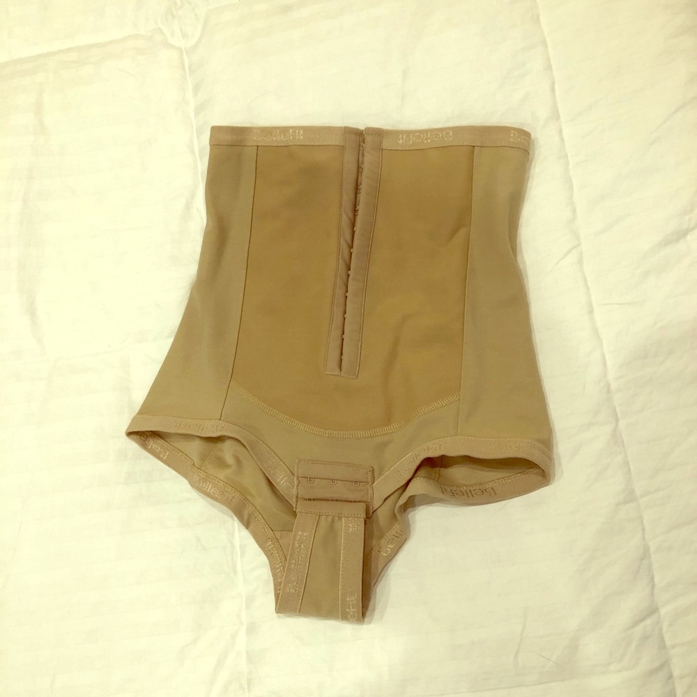 NWOT Bellefit corset